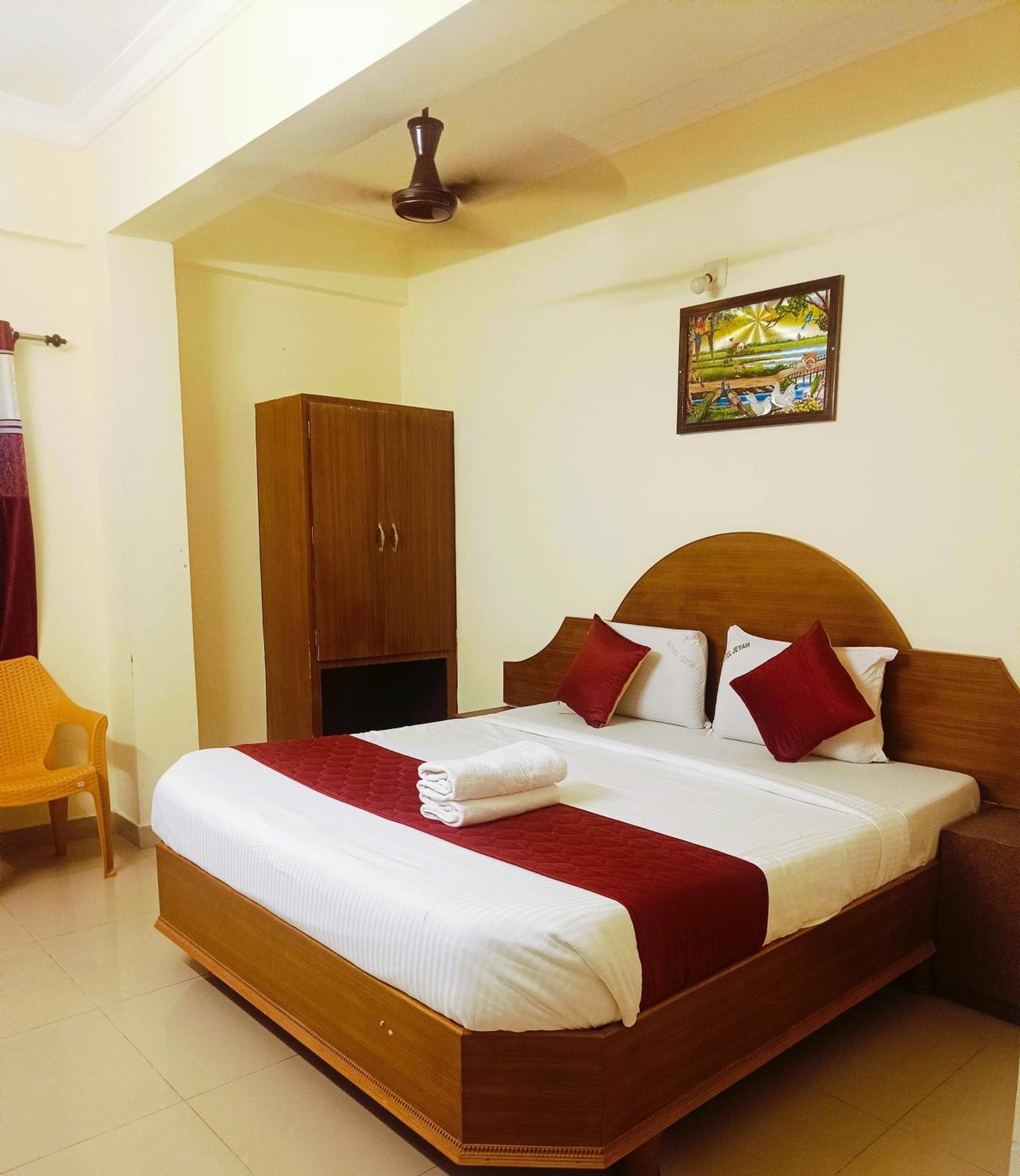 Hotel Jeyam Канниякумари Экстерьер фото