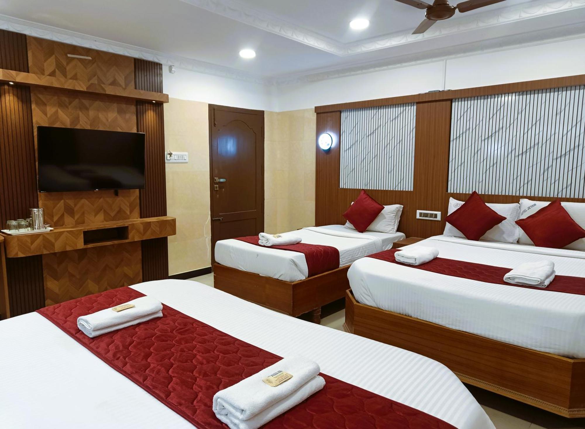 Hotel Jeyam Канниякумари Экстерьер фото